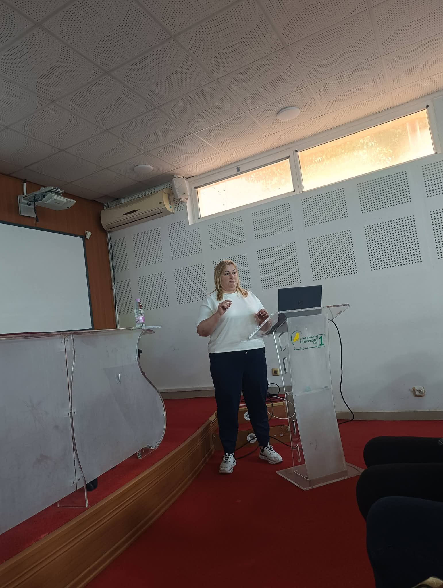 صور من زيارة الاساتذة الاجانب لجامعة وهران1