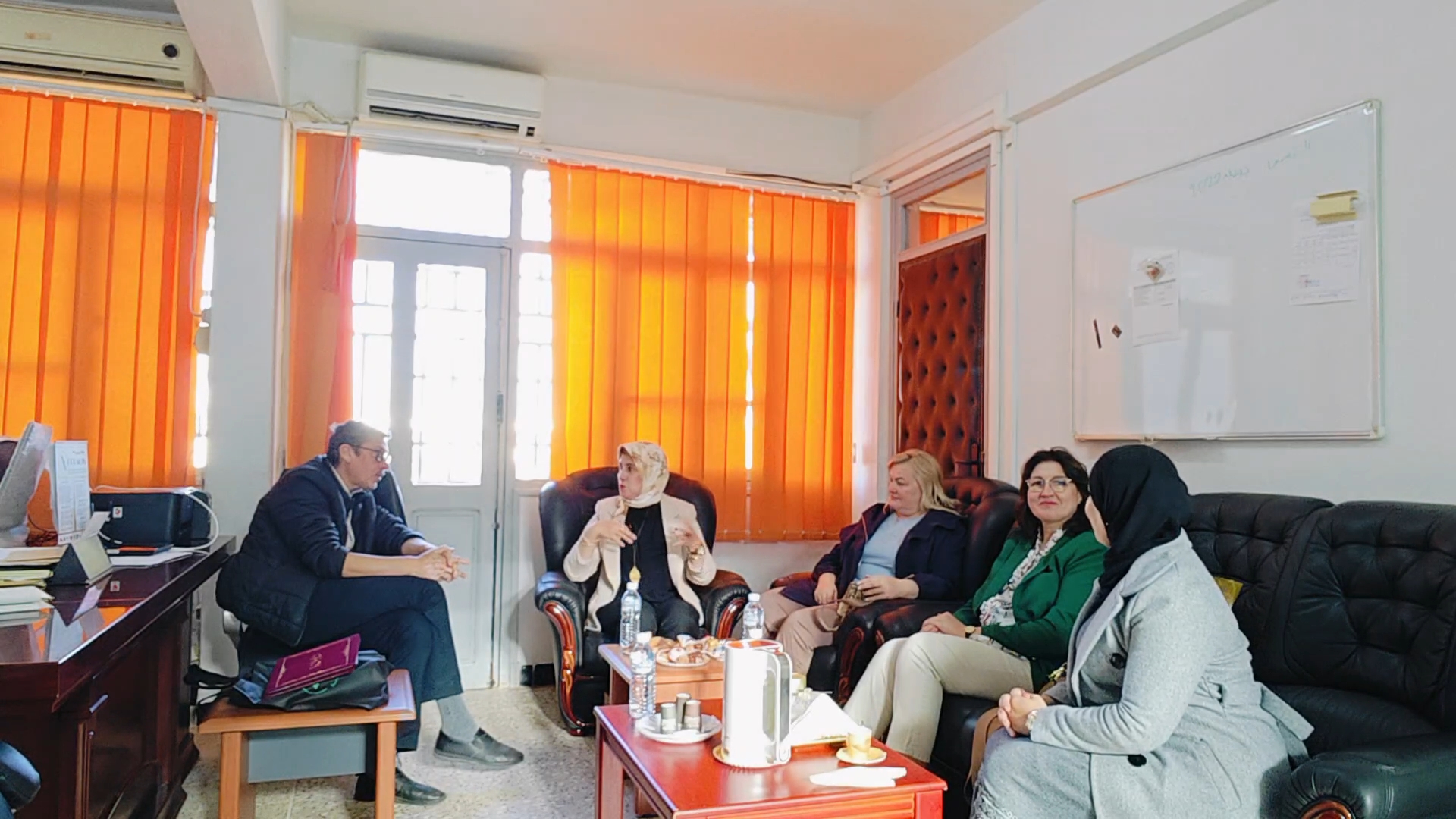 زيارة الاساتذة الاجانب لنيابة مديرية الجامعة للعلاقات الخارجية