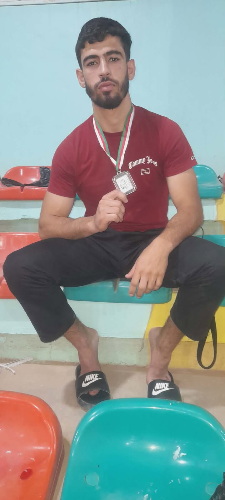 تتويج الطالب: لوكيل محمد إلياس السنة الثالثة إعلام آلي من كلية العلوم الدقيقة والتطبيقية بعد حصوله على المرتبة الثالثة وطنيا ميدالية برونزية في تخصص المصارعة الحرة وزن 79 كلغ