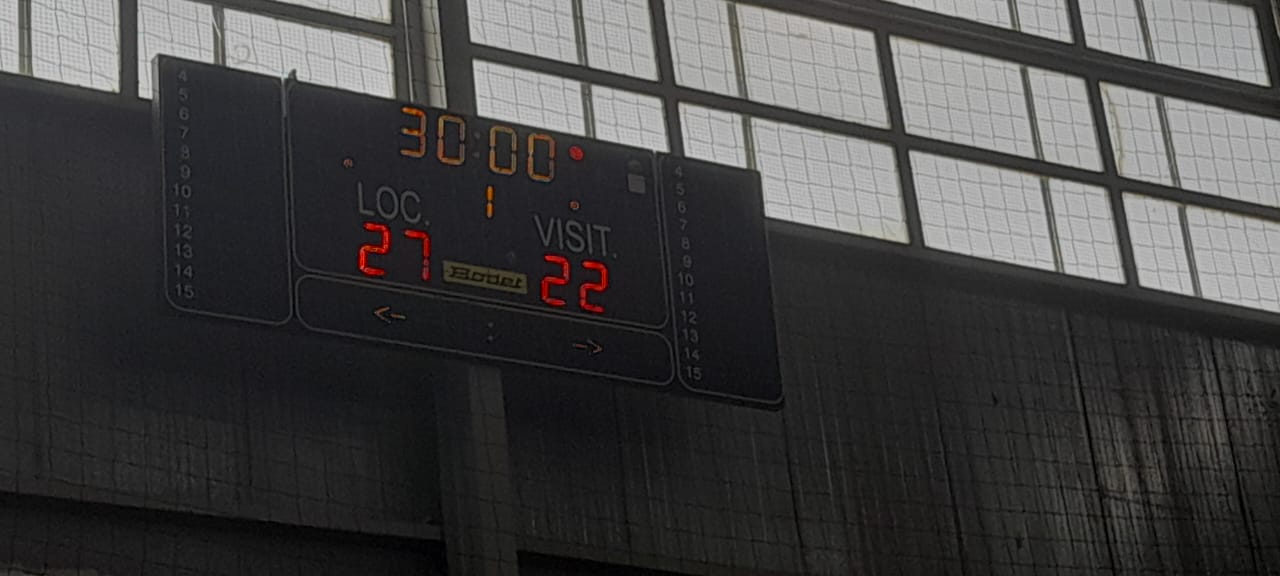 L'université de Oran 1 présente à la ville universitaire de Wahran sa première médaille d'or après que l'équipe féminine de handball ait remporté la coupe universitaire lors du match final aux dépens de l'université Jigel avec un score de 27-22